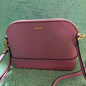Crossbody bag, zipper top